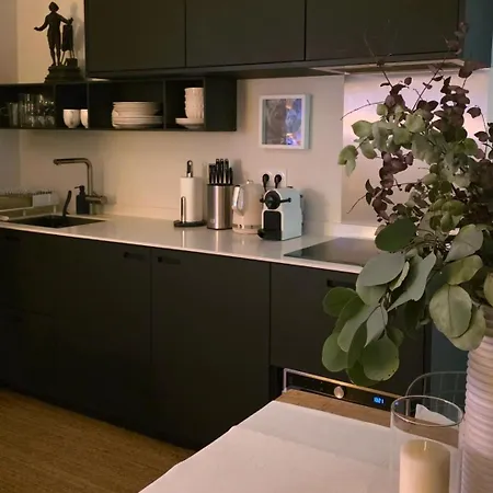 Stylish & Cozy In The Heart Of Old Апартаменты