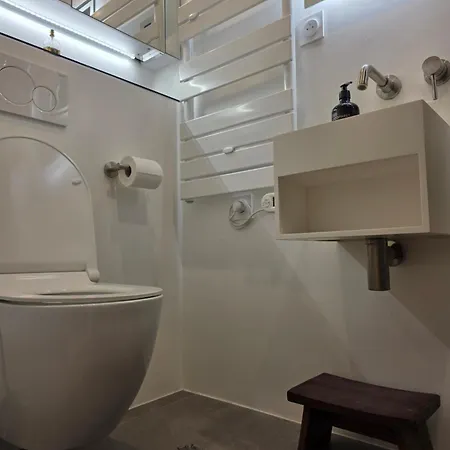 Stylish & Cozy In The Heart Of Old Апартаменти