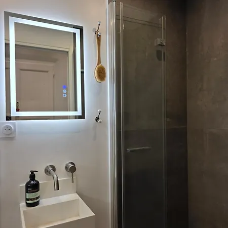 Stylish & Cozy In The Heart Of Old Апартаменти Антіб