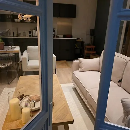 Stylish & Cozy In The Heart Of Old Apartment Antibes